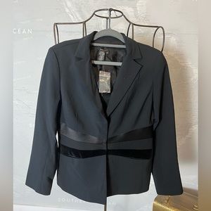 NWT BCBG MaxAzria Black Wool Blend Velvet Accent Blazer
12